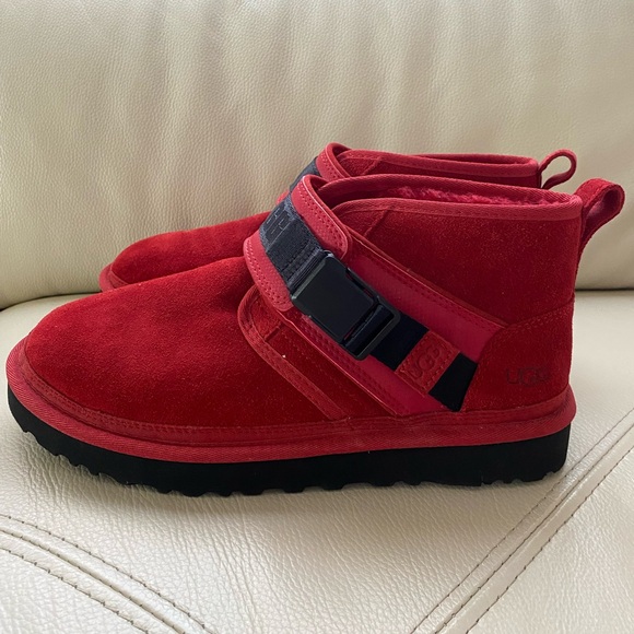 UGG Men's Neumel Snapback Boots in Samba Red - Picture 3 of 11